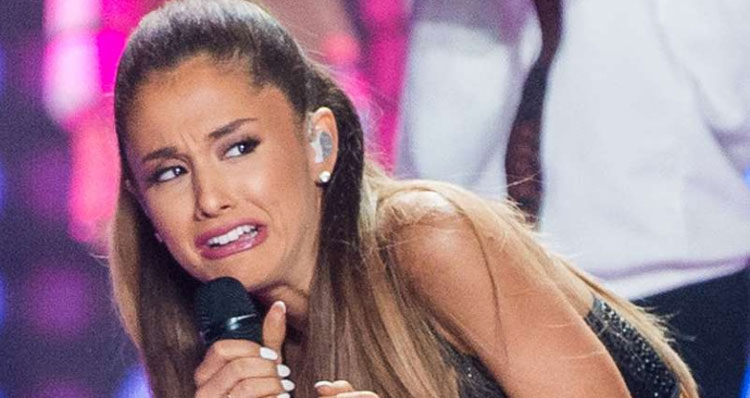 “Nuk jam një copë mishi”! Ariana Grande reagon ashpër ndaj komenteve seksuale! [FOTO]