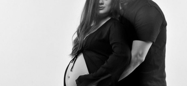 Në ditën e lindjes, ylli shqiptar zbulon se do të bëhet baba