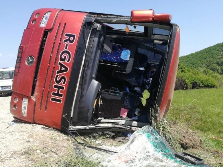 Aksidentohet një autobus me kosovarë në Serbi . 9 të plagosur, 2 në gjendje të rëndë