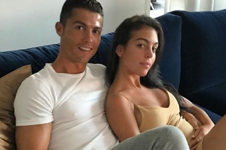 Cristiano dhe Georgina japin lajmin e ëmbël! Në pritje të binjakëve, zbulojnë gjininë e bebushave!