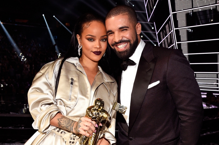Drake ka këtë mesazh për Rihannan, si do ta presë këngëtarja? [FOTO]