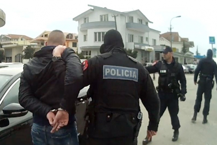 Operacion policor në Itali/ Arrestohen 3 shqiptarë, të dyshuar për trafik droge