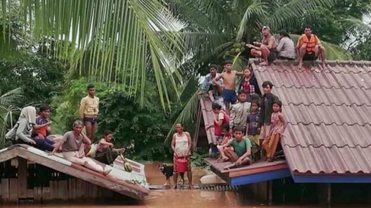 Qindra të zhdukur pas shembjes së digës në Laos