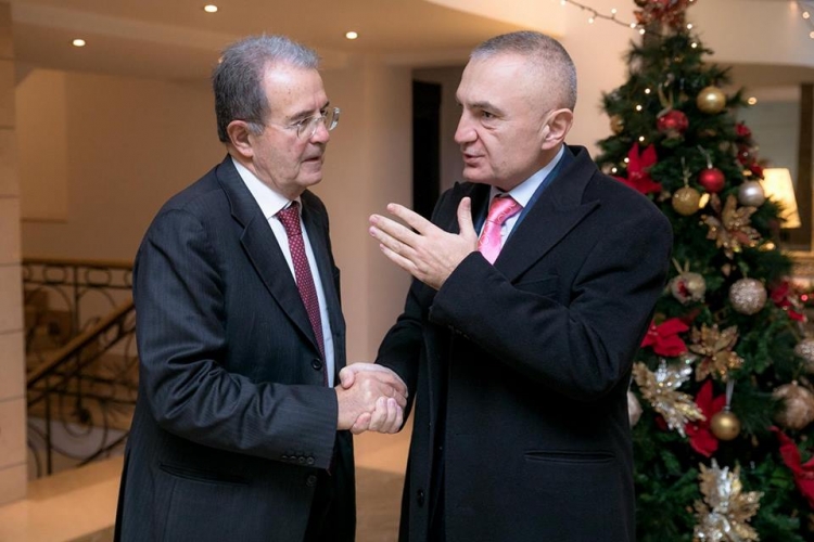 Romano Prodi në Tiranë, takohet me Ilir Metën [FOTO]