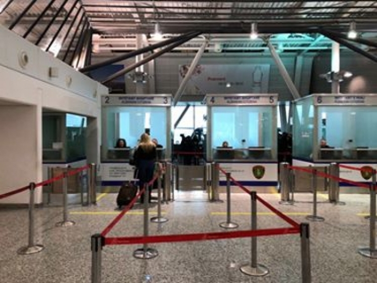 Rinas, arrestohen 4 persona të shpallur në kërkim, qarkullonin me dokumenta të falsifikuara