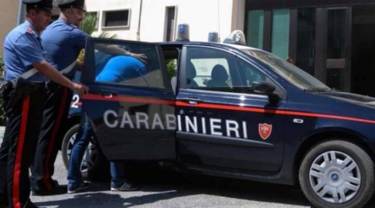 Drogë, armë e gjoba. Policia shkatërron bandën italo-shqiptare, 13 të arrestuar