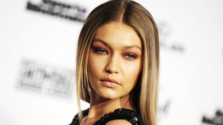 Me siguri do t’i ngatërroni! Gigi Hadid dhe sozia e saj janë si dy pika uji [FOTO]