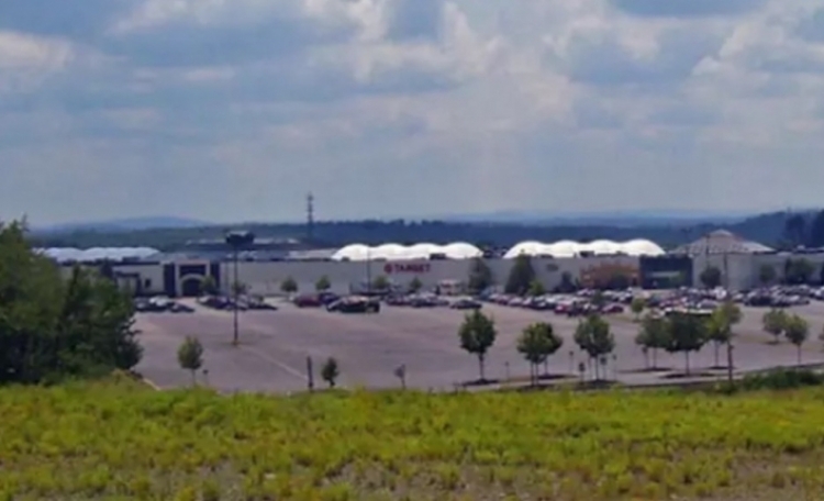 Breshëri plumbash në qendrën tregtare “The Galeria” në New York, dy persona të vdekur dhe disa të plagosur