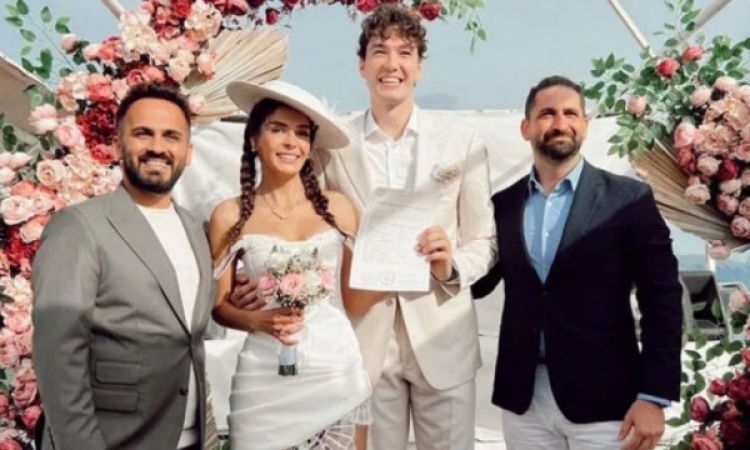 I dha fund beqarisë me sportistin e njohur në Ohër, momenti kur aktorja turke kërcen valle shqiptare