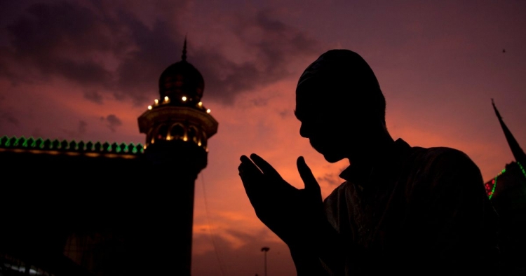 Nesër nis muaji i shenjtë i Ramazanit për besimtarët mysliman [FOTO/ORARI I AGJËRIMIT]