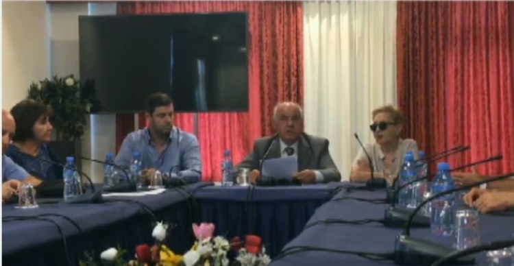 Krizat politike që ndjekin zgjedhjet në Shqipëri, ja çfarë propozon Alfret Moisiu