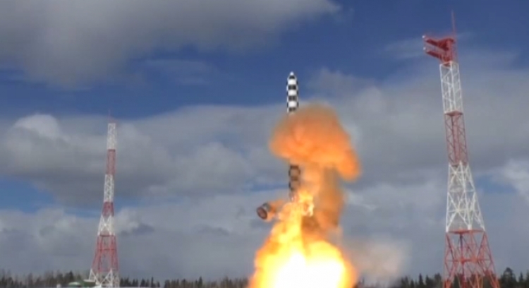 Gati për përplasje? Rusia teston raketën ndërkontinentale ‘Satan’