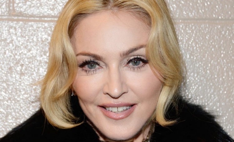 Madonna zbulon incidentin që desh i rrezikoi karrierën: 'Dikur nuk duhej të tregoje të pasmet, tani është e kundërta'