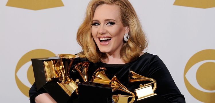 Adele, më e vlerësuara në UK. Ja shuma marramëndëse