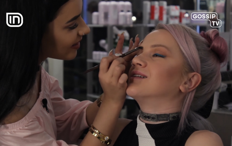 Kida shpalos talentin edhe në një fushë tjeter, atë të makeup-it! [VIDEO]