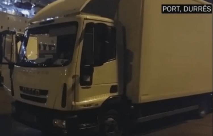 Durrës, sekuestrohen 613 kg kokainë në port, fshehur në kamion