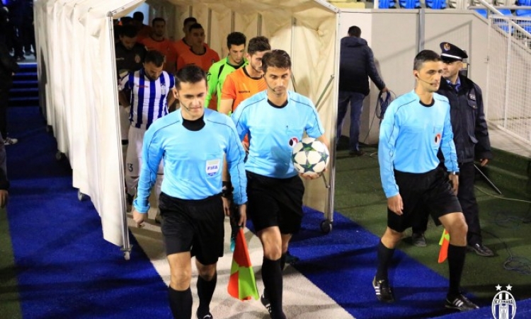 Arbitrat ‘ngelin në klasë’, e marrin me sportivitet testin e UEFA