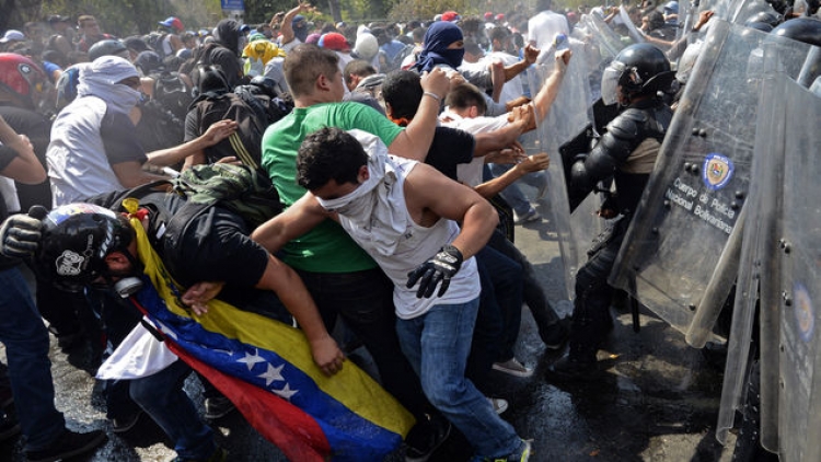 Në Venezuelë për katër muaj vriten 107 protestues