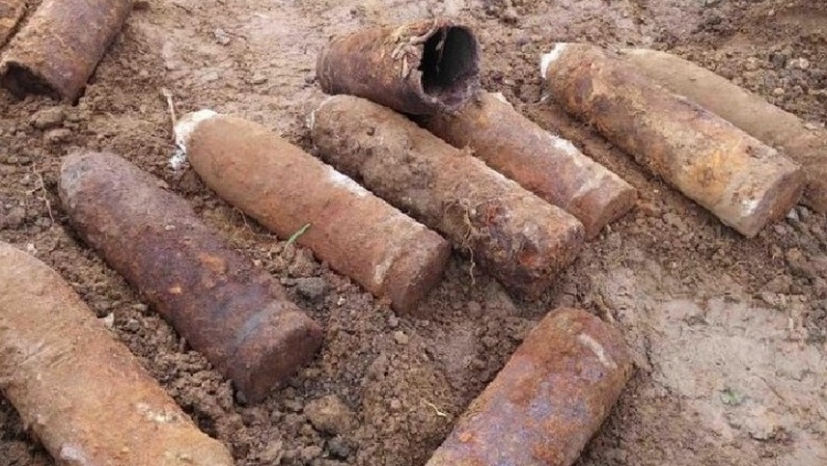 Në qytetin e Elbasanit janë gjendur 16 predha luftarake, të cilat dyshohet se i përkasin Luftës së Dytë Botërore