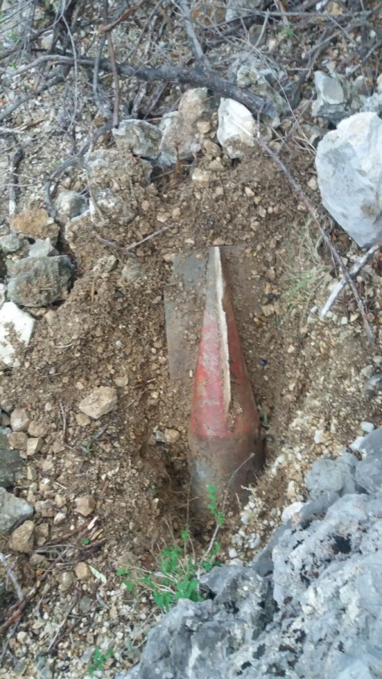 Gjendet një bombë aviacioni me 30 kg eksploziv në Himarë