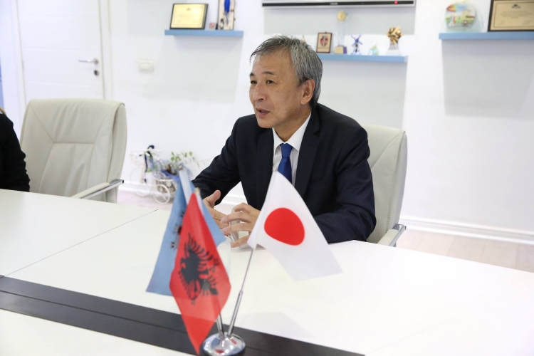 Ambasadori japonez jep lajmin e mirë: Ilaçi për COVID-19 do të ofrohet edhe për Shqipërinë