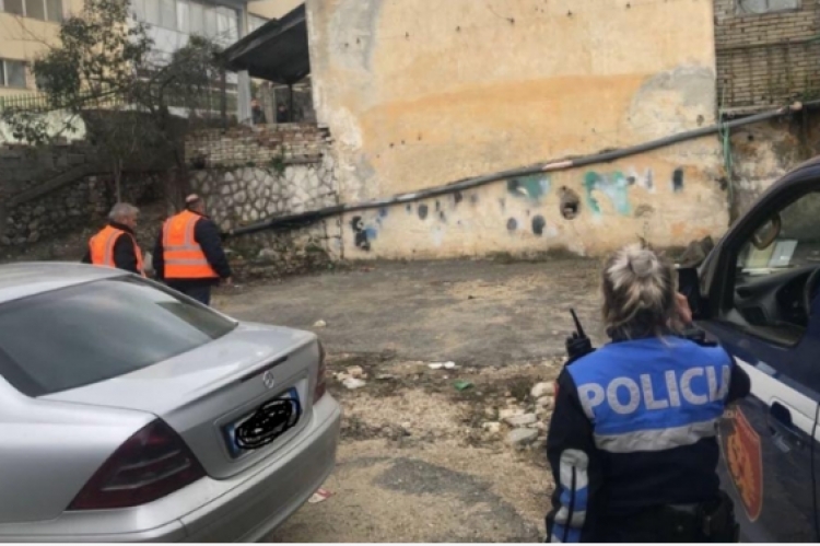 Kontroll blic në Tiranë, shoqërohen në polici 13 persona për vjedhje energjie, mes tyre pronari i një biznesi