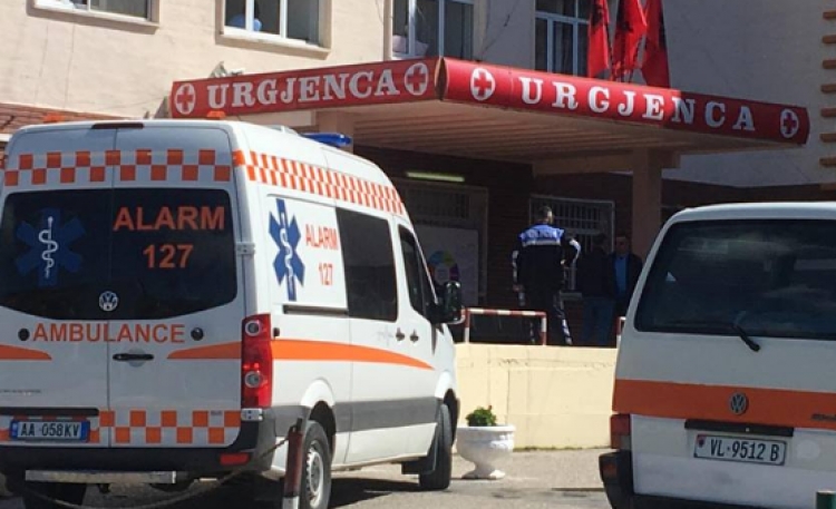 Prag tragjedie në Vlorë, babai tenton të djegë dy fëmijët me benzinë