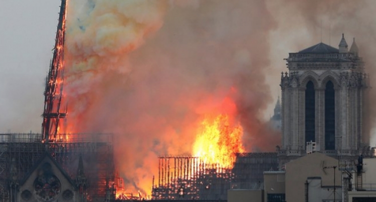 Zjarri në Katedralen e Parisit, edhe qeveria shqiptare dhuron para [SHUMA]