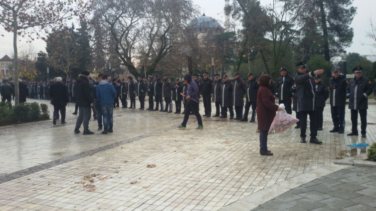 Protesta PD-LSI, parlamenti në 'shtetrrethim' [FOTO]