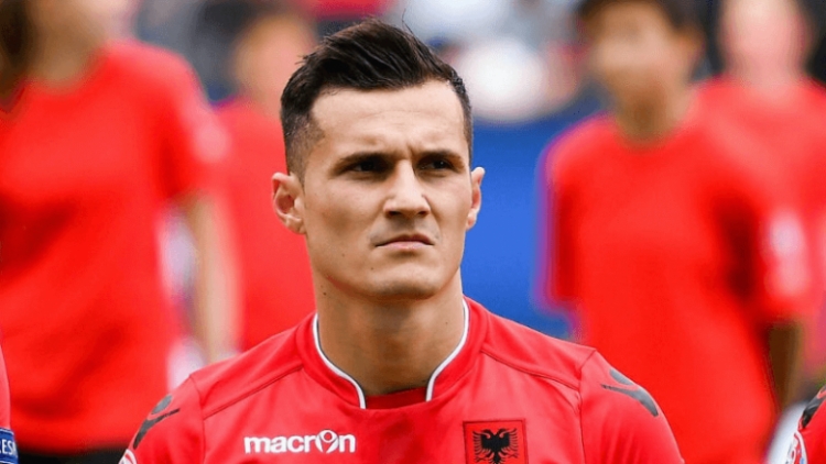 Taulant Xhaka ndërhyri keq ndaj sulmuesit shqiptar të Luzerni-t: “Nuk dua t’ja di për reagimet e fansave...”