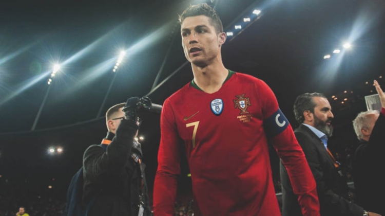 Nuk pritej, tronditet Portugalia! Pak orë para ndeshjes me Spanjën, Cristiano Ronaldo dënohet me 2 vite BURG, çfarë ka ndodhur? [FOTO]