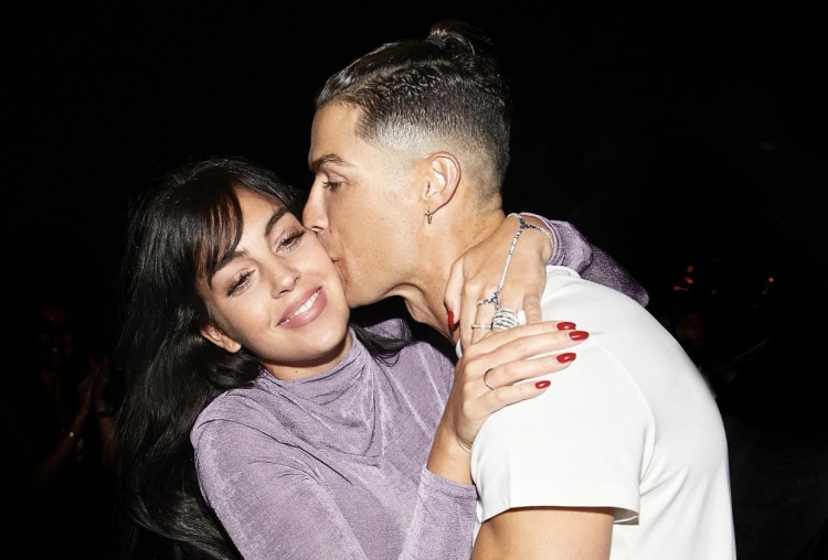 Po bën namin me historinë e saj, ja si dukej Georgina Rodriguez kur punonte si shitëse në ‘Gucci’