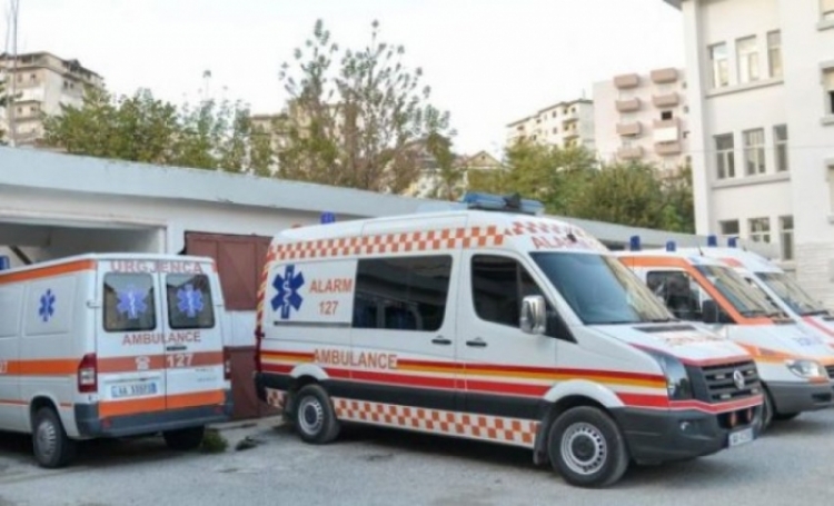 Rrogozhinë, mëson se është shtatzënë, 18-vjeçarja me iniciale K.T ka tentuar ti japë fund jetës duke pirë klor, transportohet në spital në gjendje të rëndë