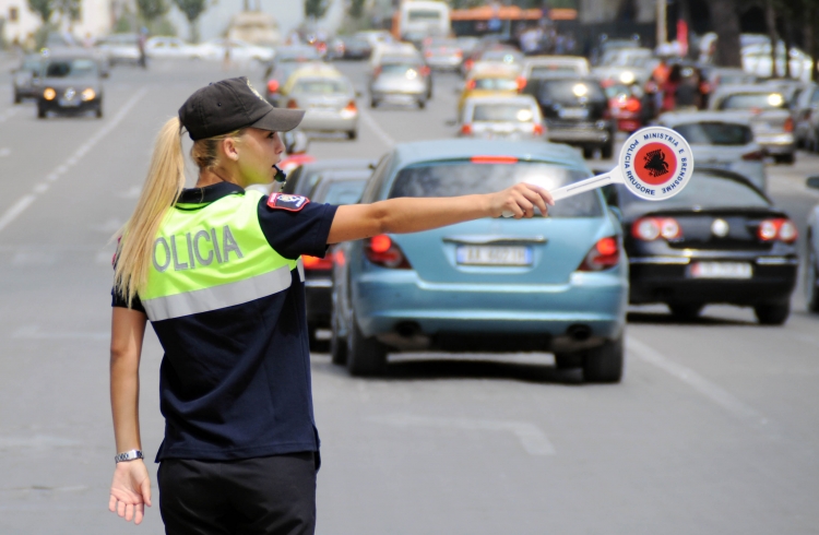 Policia Rrugore “bën kërdin”, arreston 7 shoferë dhe gjobit 900 të tjerë