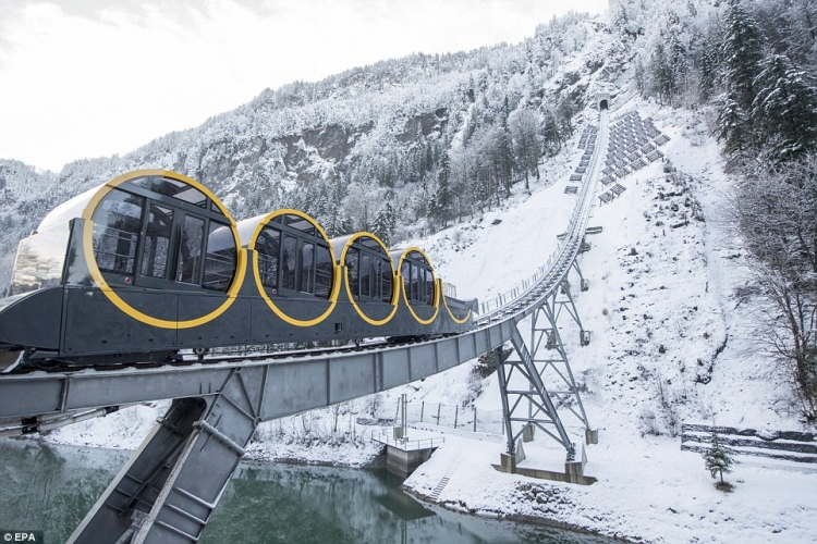 Zvicër, gati të udhëtoni me trenin malor më të shpejtë në botë