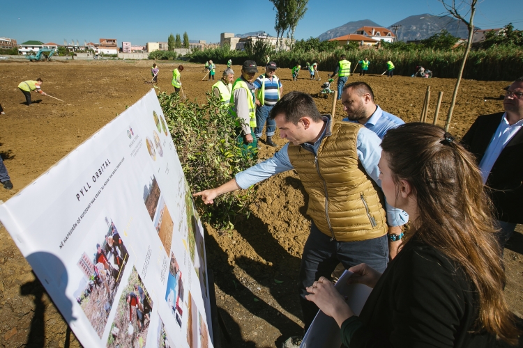 Bashkia e Tiranës park për fëmijët dhe të moshuarit 11 mijë m2 në Rr. “5 Maji”