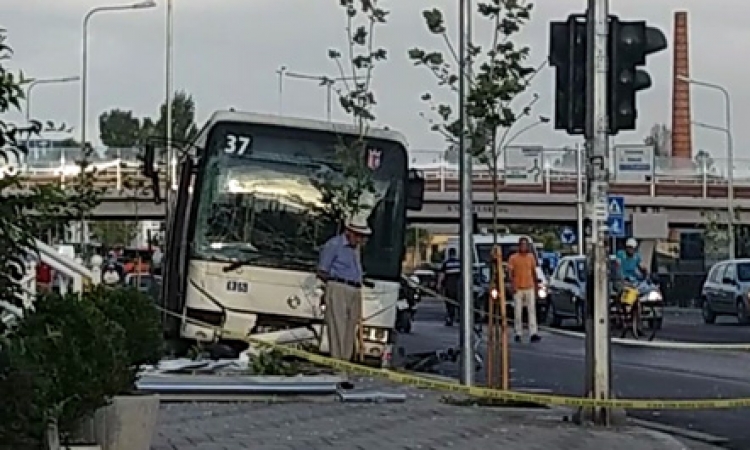 Autobusi përplas kalimtarin në kryeqytet