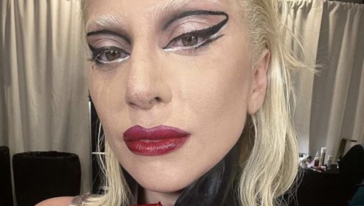 Çfarë ndodhi? Lady Gaga detyrohet të ndërpresë koncertin, shfaqet e përlotur para fansave