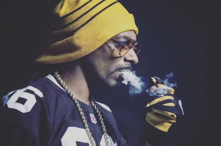 Snoop Dogg më “High” se kurrë më parë, shikoni sa i lumtur që duket ai [VIDEO]