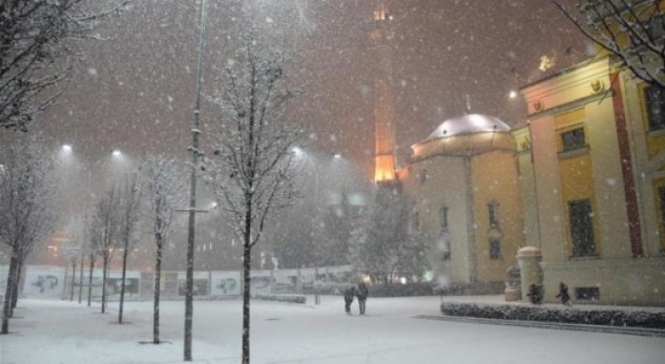 I ftohti siberian ''mbërthen'' Shqipërinë! Ja dita kur do të bjerë borë në Tiranë [FOTO]