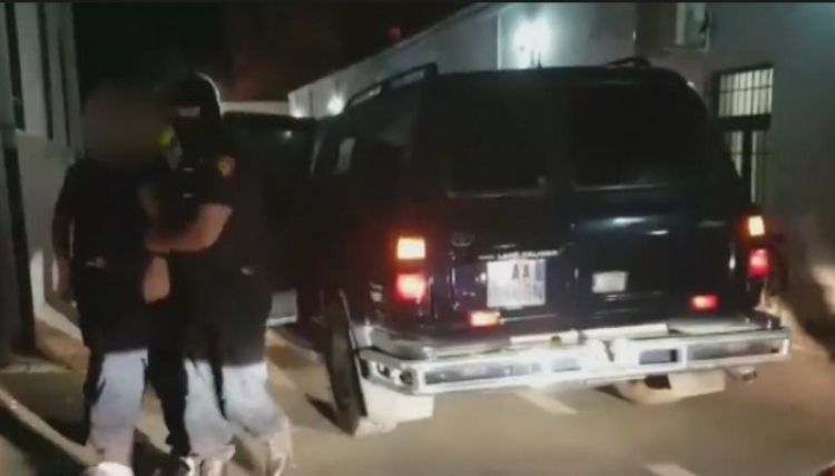 Elbasan, policia zhvillon operacion “Anti-kanabis”, arrestohen tre të rinj pasi gjatë kontrollit në makinën e tyre ështe gjetur lëndë narkotike “Kanabis Sativa”