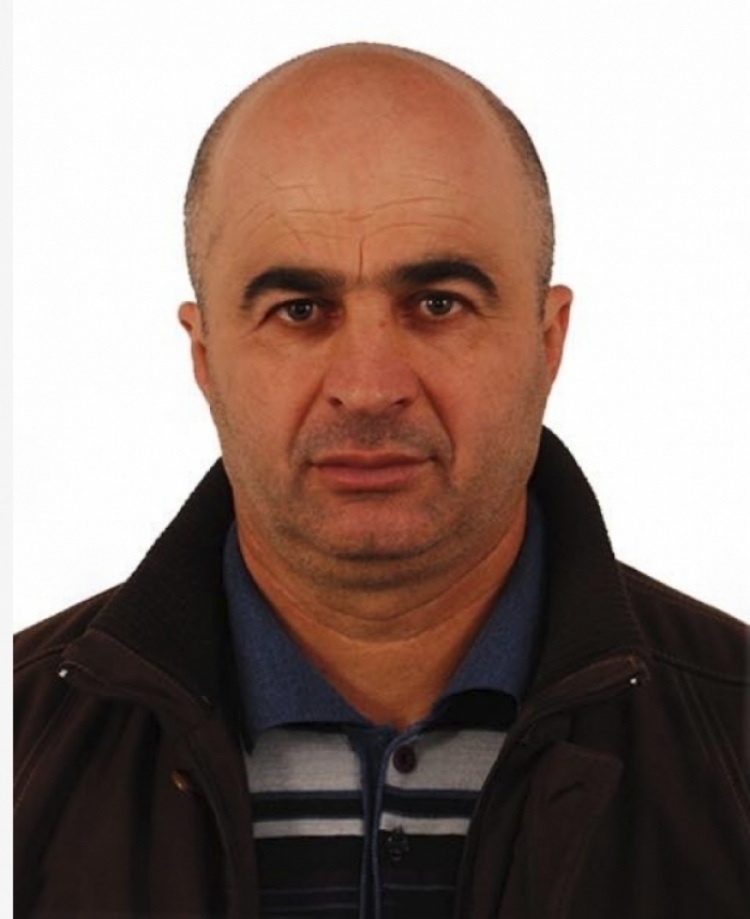 Kryetari i Bashkisë së Fierit ,Armando Subashi ka vendosur t’i japë titullin “Qytetar Nderi” Agur Vrenozit i cili humbi jetën në grabitjen e pikës së këmbimit valutor