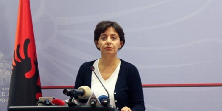 Drejtoresha e AKP-së, Rezana Vrapi: “Maturantët, kujdes në zgjedhjen e lëndëve, matura e fundit me kurrikulën e vjetër, penalitete për ata që thyejnë rregullat”