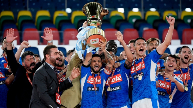 Napoli mposht Juventusin, fiton Kupën e Italisë