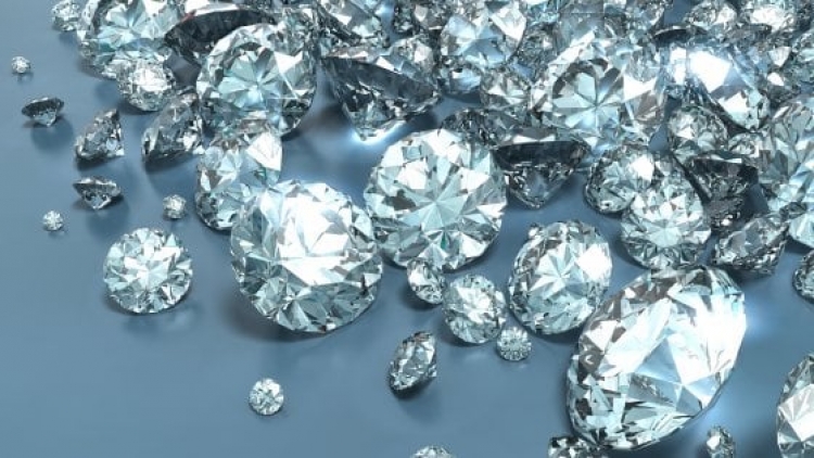 Grabiti një valixhe me diamante e bizhuteri, arrestohet në Itali shqiptar