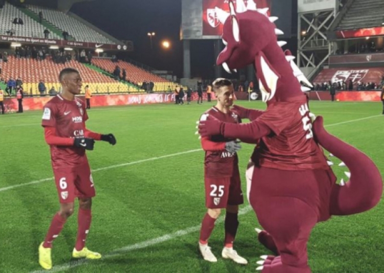 Mbrojtësi shqiptar shpëton ekipin nga turpërimi në kohën shtesë