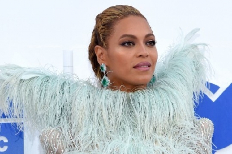 Beyonce braktis ‘Emmy Awards’, zhgënjen fansat [FOTO]