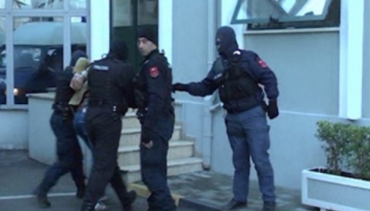 Shpërndanin kokainë në shkollat e Tiranës, arrestohen 4 persona