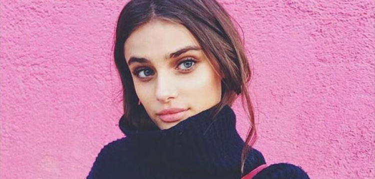 Taylor Hill pozon për Lancome [VIDEO]