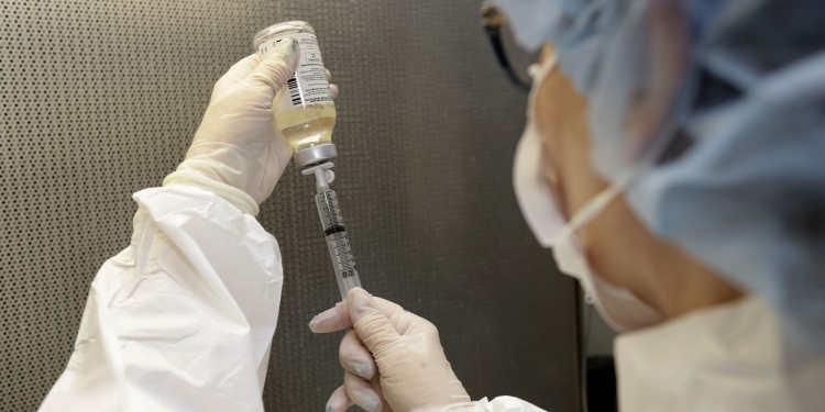 Virusi 'australian' pushton botën. Mjekët: Sezoni më i keq i gripit në histori [VIDEO]